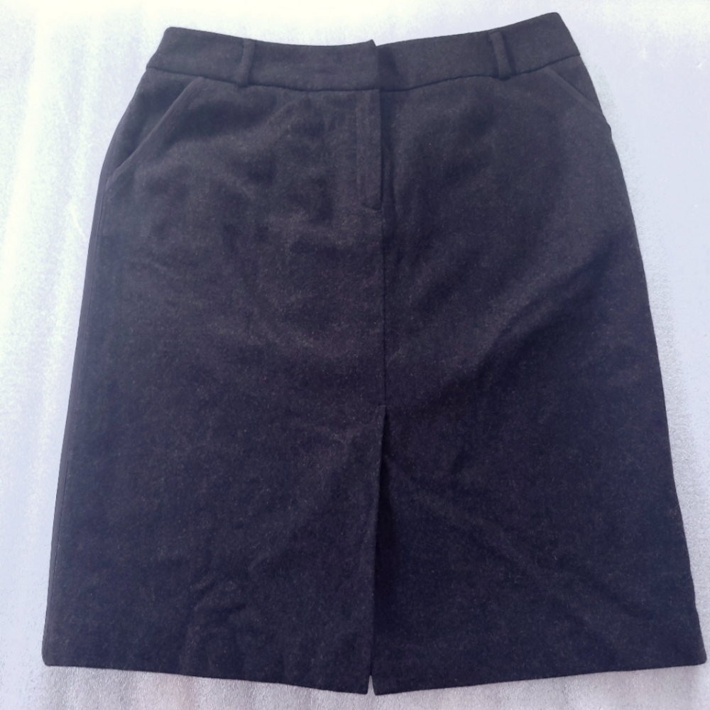 NINE & COMPANY Wool Blend 12 Skirt Charcoal Gray Side Piping Back Slit Lined.